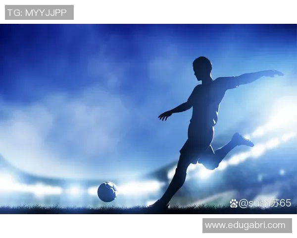 闭眼瞬间的足球员：专注与沉思交织的赛场背影